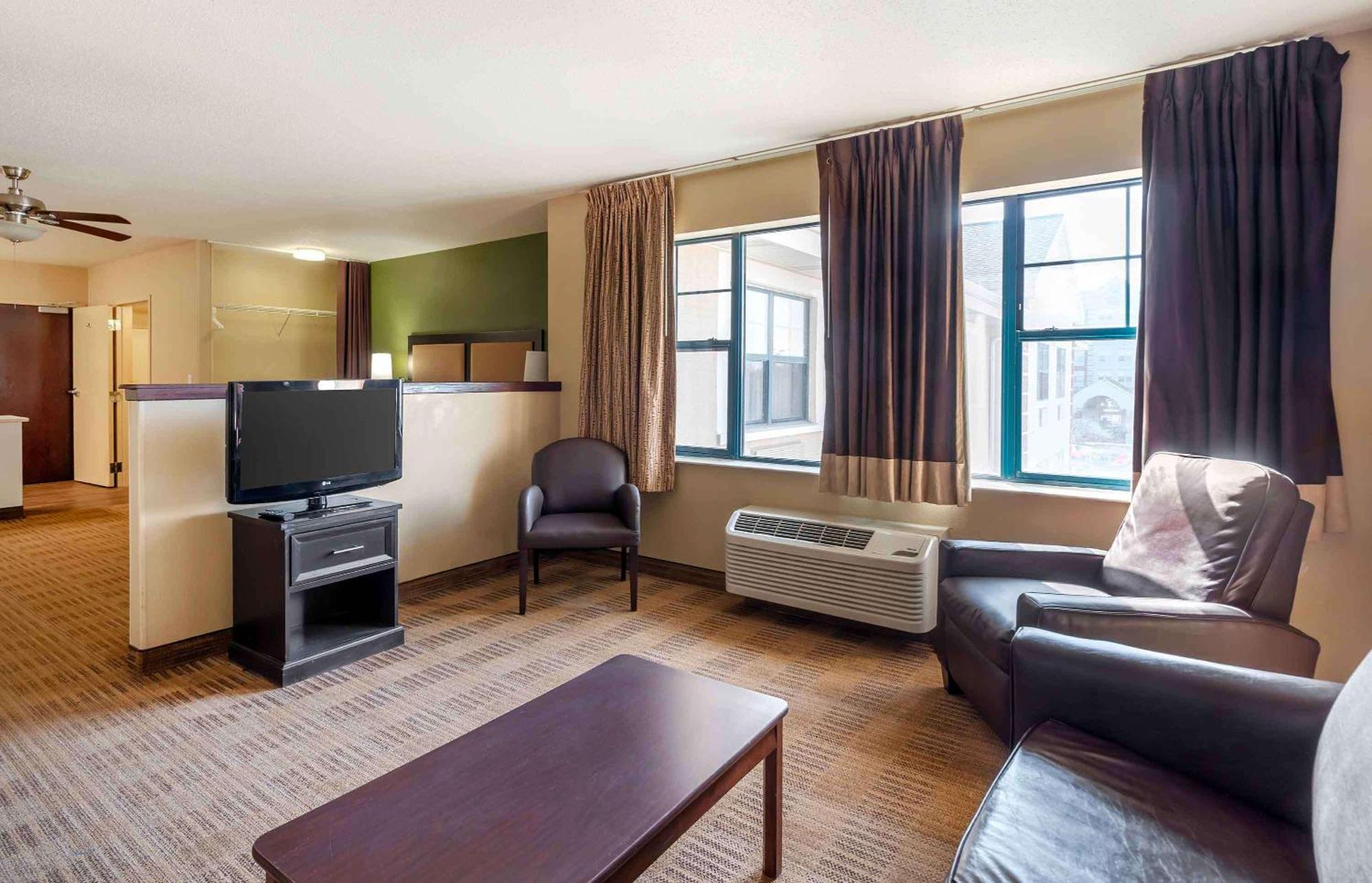 Extended Stay America Suites - Chicago - Woodfield Mall Schaumburg Dış mekan fotoğraf